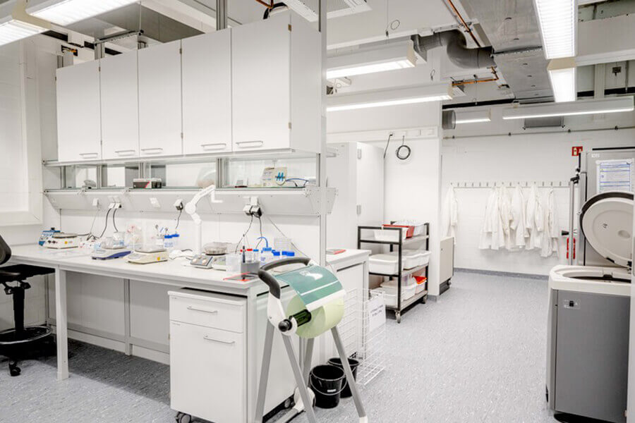 Intro Ruhr-Universität Bochum | Einweihung systembasierte Antibiotikaforschung „CESAR“