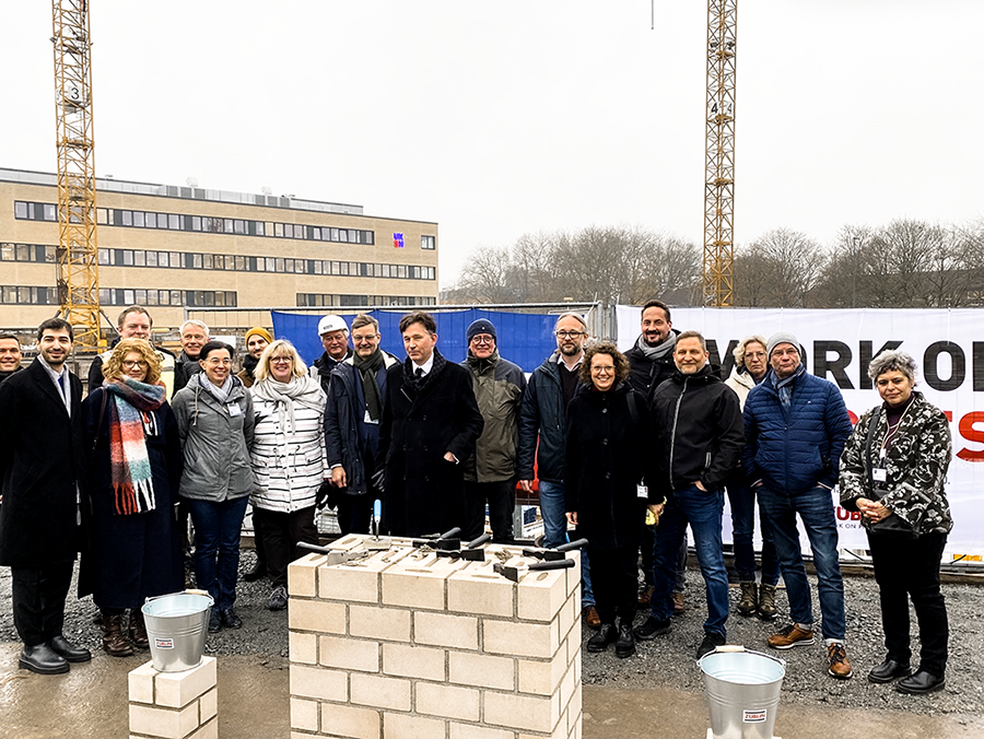 Intro Universitätsklinikum Schleswig-Hostein, Campus Kiel, Grundsteinlegung
